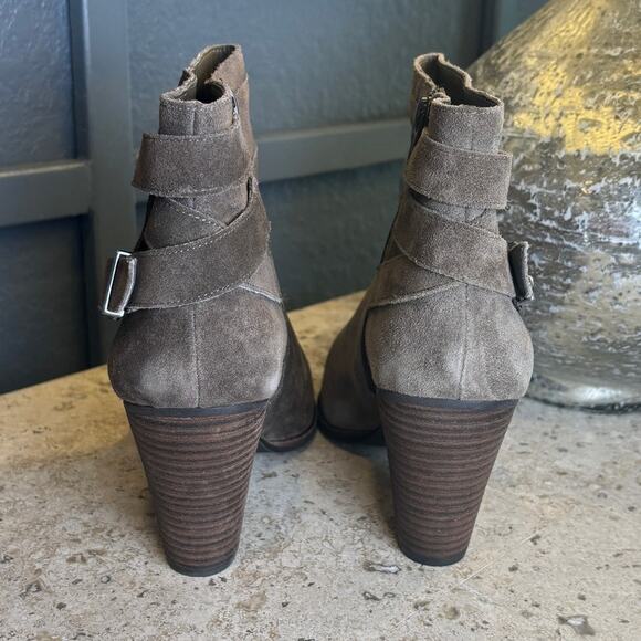 Gianni Bini Womens Brown Suede Leather Ankle Bootie Stacked 3 1/2" Heel Size 10 - Picture 4 of 5